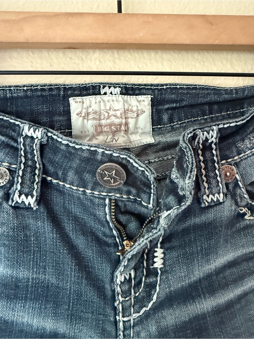 Big Star Women's Flare Jeans in Faded Blue Wash - Picture 3 of 8